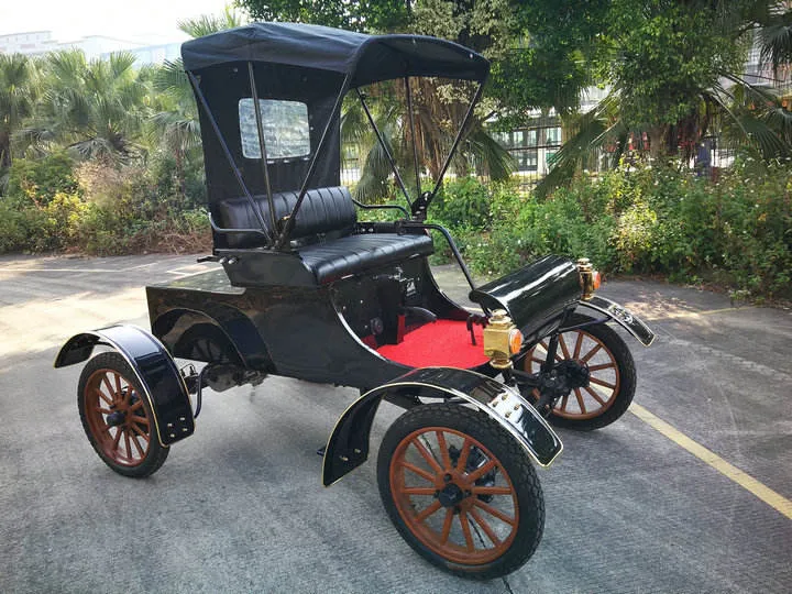 รถโบราณยุคทองแดงปี 1890 เบาะสีดำพวงมาลัยแบบคันเดี่ยว สีดำ